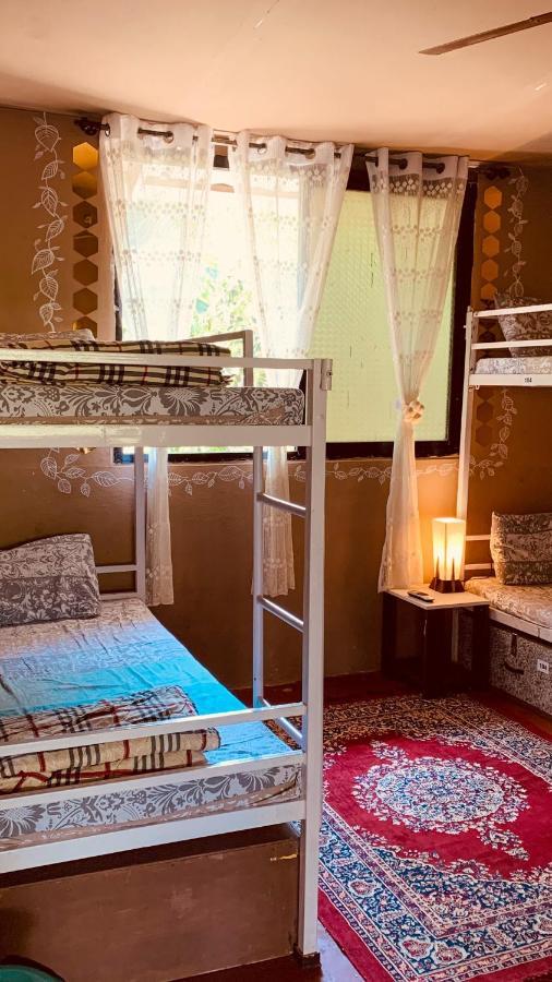 Rootsvilla Vagator - Longstays, Coworking Backpacker'S Hostel Екстериор снимка