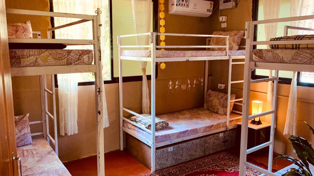 Rootsvilla Vagator - Longstays, Coworking Backpacker'S Hostel Екстериор снимка